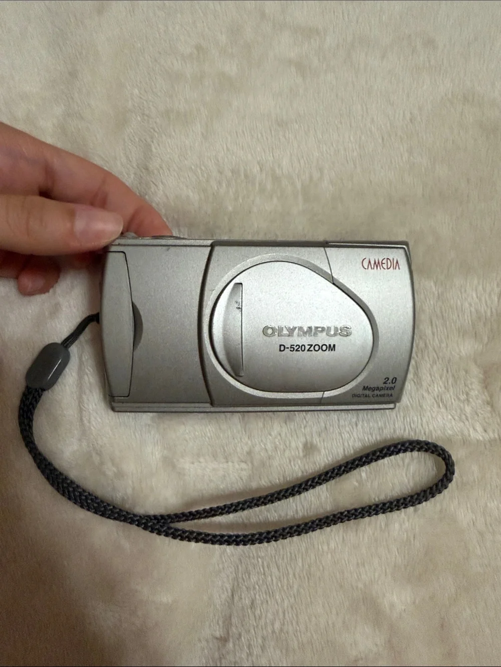 Olympus Silver Compact Point-and-Shoot Digital Camera D-520 Zoom